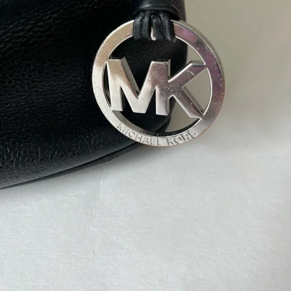 Michael Michael Kors Large Jules Black Bucket Bag - Picture 5 of 16